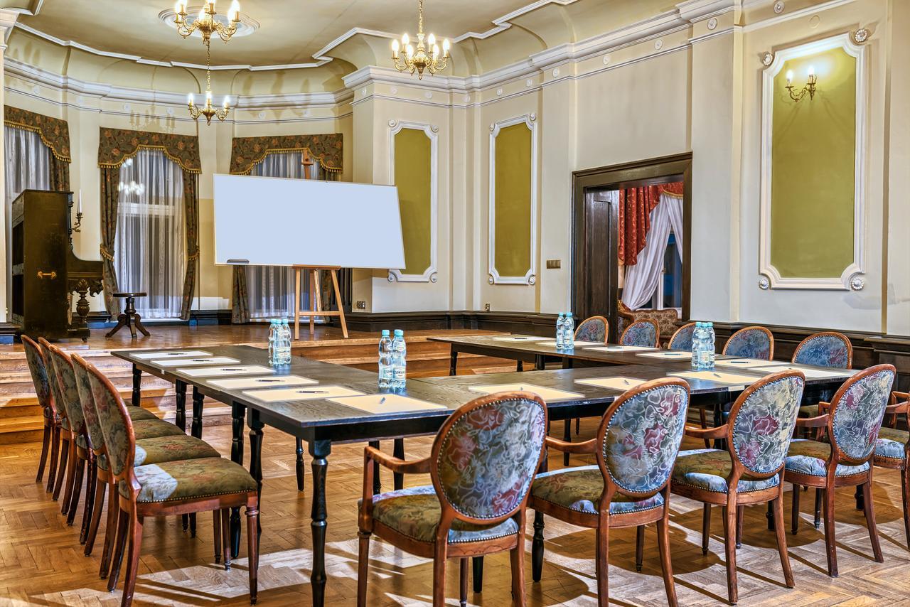 Palac Klanino Kültér fotó